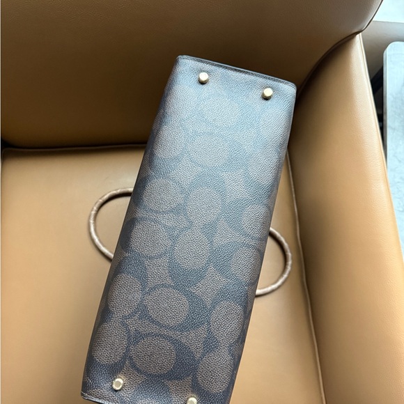 Maggie Tote Bag In Blocked Signature Canvas AS IS - Picture 4 of 12